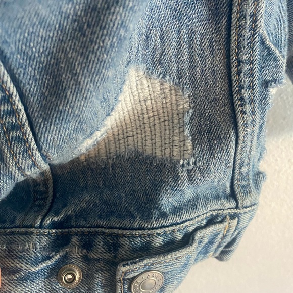 American Eagle Oversized Boyfriend Jean Jacket - Picture 9 of 11